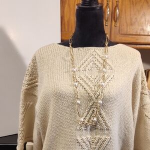 Brand new necklace with cultured pearls gold tone not bright gold very cute on I